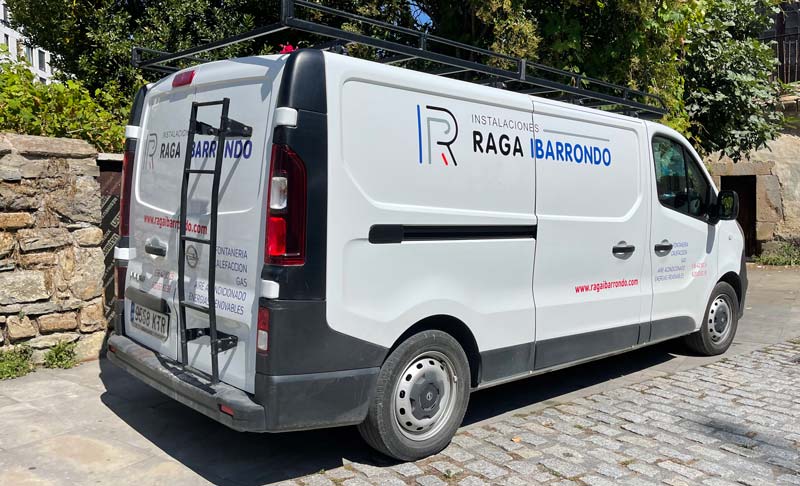 Furgoneta Raga Ibarrondo fontanería en Amurrio